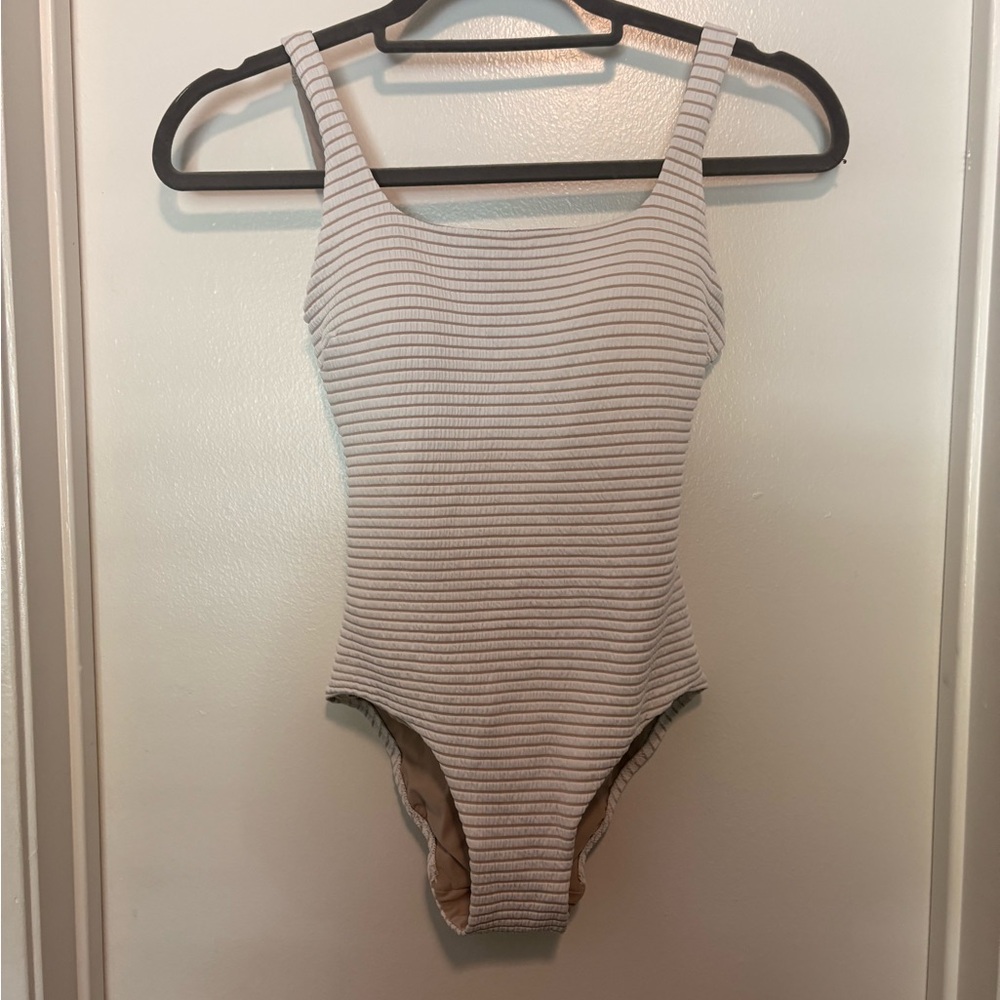 Lululemon Waterside Square Neck One Piece Swimsuit *Smocked Women’s Size 4